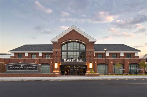 woodbury commons outlet stores.